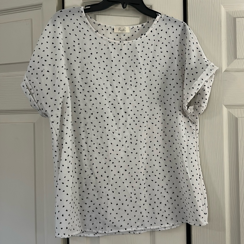 Riah Fashion white and black blouse